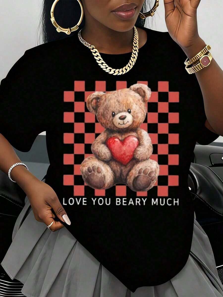Camiseta de mujer con estampado de oso de peluche sosteniendo un corazón rojo, cuello redondo, manga corta, casual, adecuada para uso diario al aire libre, perfecta para todas las estaciones - Estilo vintage urbano, unisex, holgada, de algodón, manga corta, cuello redondo, blusas para mujer. blusas.blusas casuales para dama.Impresión de osos cariñosos.Camiseta estampada Impresión de osos cariñosos. - Negro - Ver 1