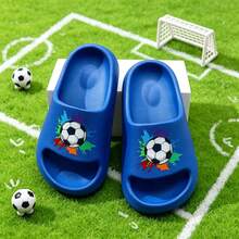 Sandalias deslizantes para niños con estampado de fútbol de salpicaduras de colores, ligeras de EVA, transpirables y antideslizantes, pantuflas de ducha para niños y niñas - Azul - Ver 2