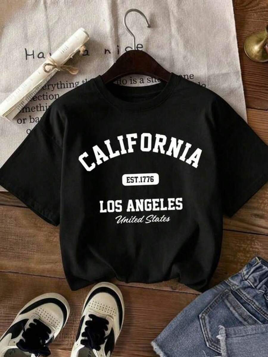 Women's Short-Sleeved, Crew-Neck T-Shirt With A California And Los Angeles Graphic Print. Regular Fit Flatters All Body Types, Ideal For Spring, Summer, And Everyday Wear. - 黑色 - 查看 1