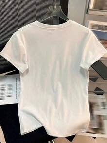 1pcs1ps1psCamisetas con Estampado Gráfico [Camiseta con Estampado Gráfico] Camiseta de Manga Corta con Estampado Gráfico de Letras Vibrantes, Fresas y Conejo - Top Casual de Cuello Redondo para Primavera y Verano - Ropa de Mujer 100% Algodón, Suave, Conjuntos de Verano para Mujer - Blanco - Ver 2