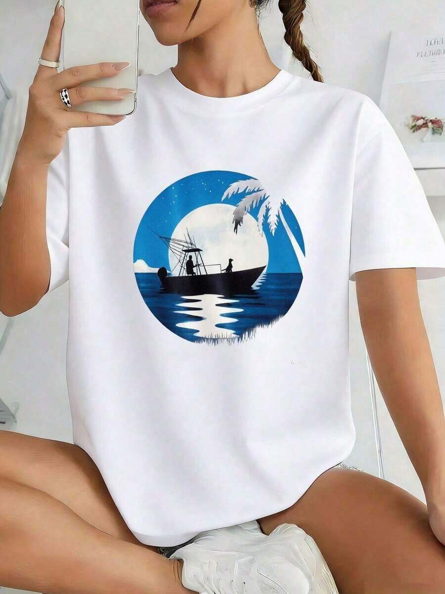 Premium Quality, Black Printed T-Shirt Featuring Large Blue Circles, A Full Moon, Palm Tree Silhouettes, And A Sailboat Design – A Casual Crew Neck Tee Perfect For Summer. Pair It With White Sneakers For A Stylish Everyday Look. New Women's Summer T-Shirt, Casual And Comfortable With A Crew Neck. Great Gift Idea. - 白色 - 查看 1