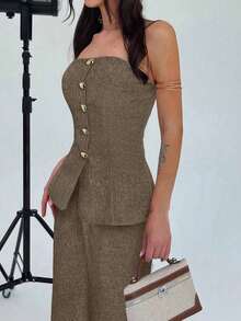 Conjunto de 2 piezas para mujer con top bandeau con botones metálicos elegantes y minimalistas, y pantalones anchos de talle alto en caqui, adecuado para la oficina, el ocio y las vacaciones - Marrón Mocha - Ver 4
