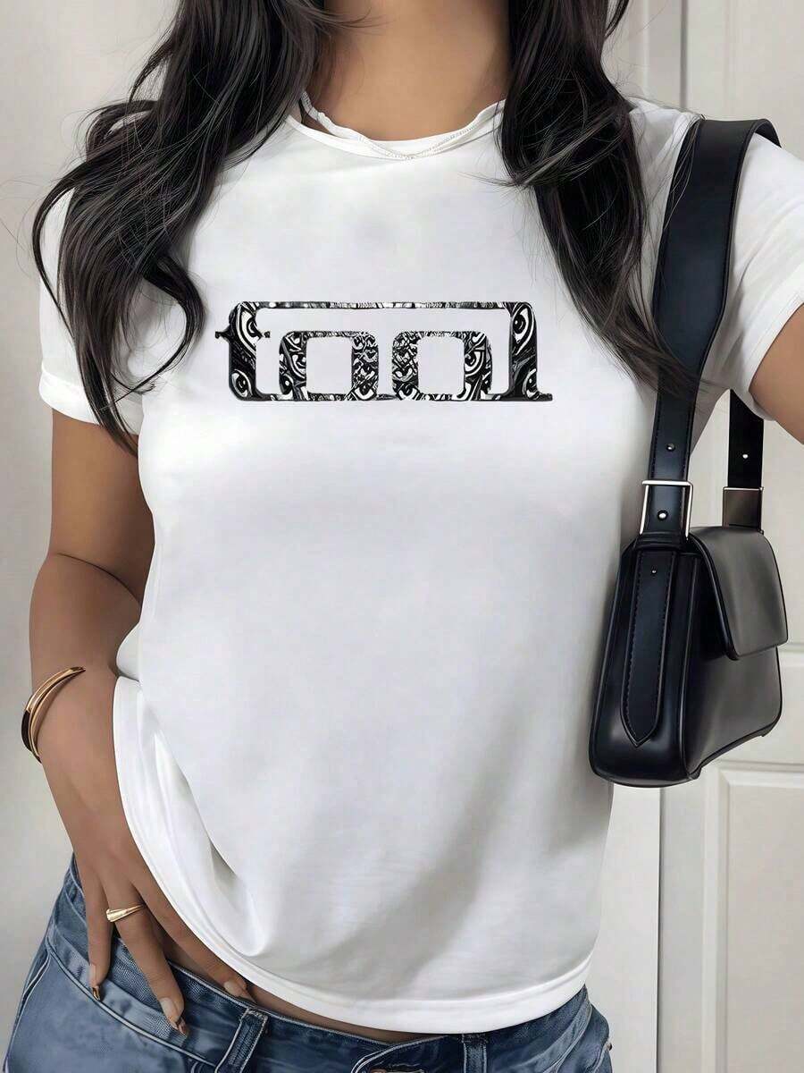 100% Cotton. Geometric Figures Intertwined With Contrasting Floral Patterns Convey Balance And Positive Energy. Women's 100% Cotton T-Shirt With A Modern Cut And Soft Texture. Women's Simple Solid Color T-Shirt, Loose And Slim Fit Casual Short Sleeve - 白色的 - 查看 1