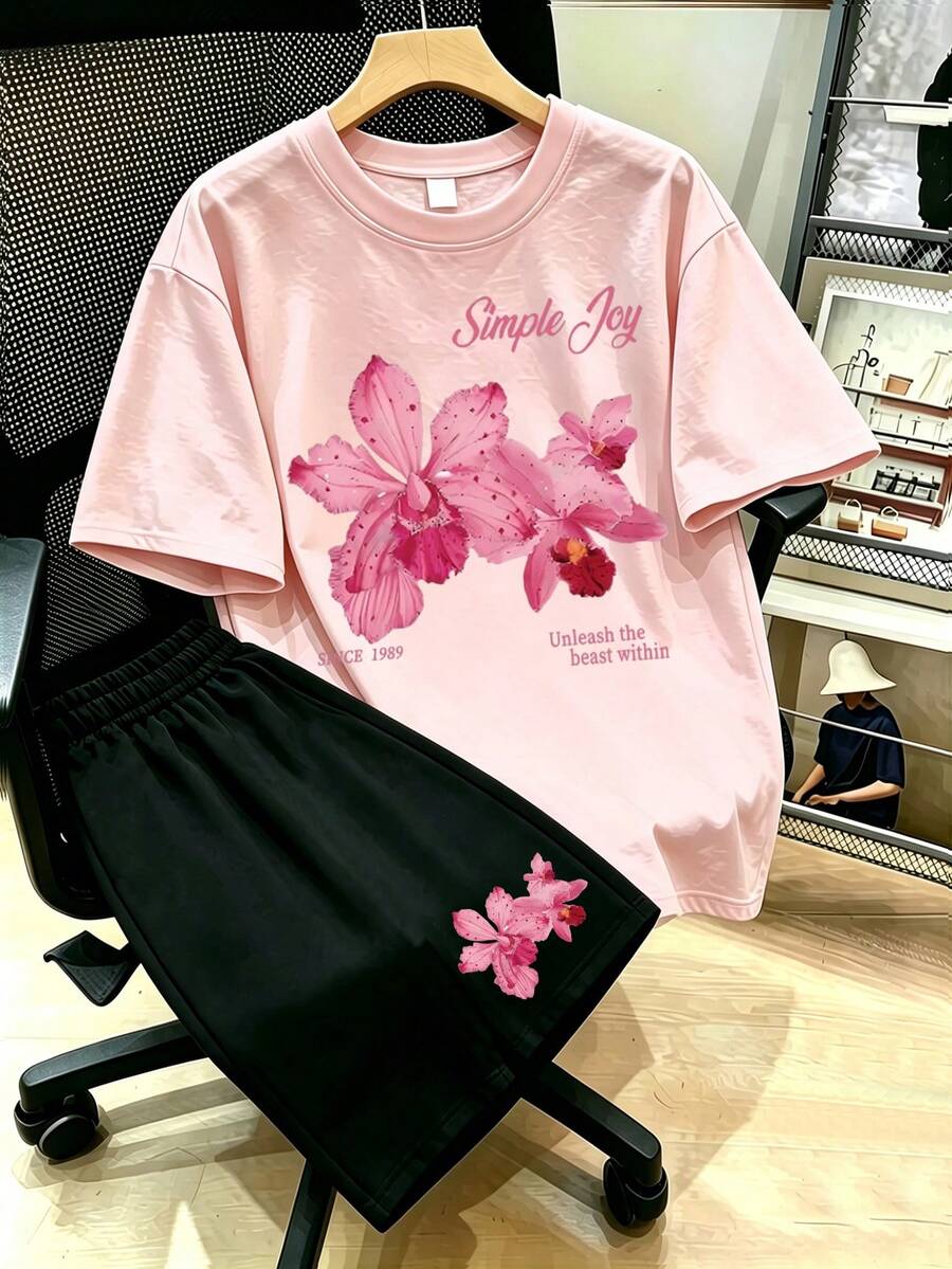 Conjunto de 2 piezas de camiseta y pantalones cortos con estampado de letras florales, talla grande para mujer, elegante - Multicolor - Ver 1