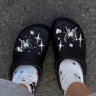 10 Stücke Y2K süße und kantige Schuh Dekor in Schmetterling-, Stern-, Herz- und Krokodil-Form, in Silberfarbe, DIY-Accessoires, geeignet für Gartenschuhe, Clogs, Sandalen, Pantoffeln, perfekt als Geburtstags-, Weihnachts- oder Partygeschenk