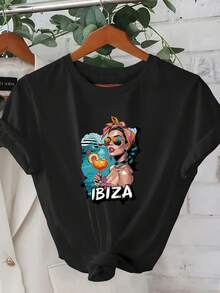 Women's 1-Piece T-Shirt - Women's Short-Sleeve Summer T-Shirt With 2D Geometric Pattern Print: A Girl On Vacation Holding A Drink, With A Yacht And The Word "IBIZA" In The Background.  Urban Style | Youthful Design | Comfortable Fit, Stylish Clothing - 黑色 - 查看 1