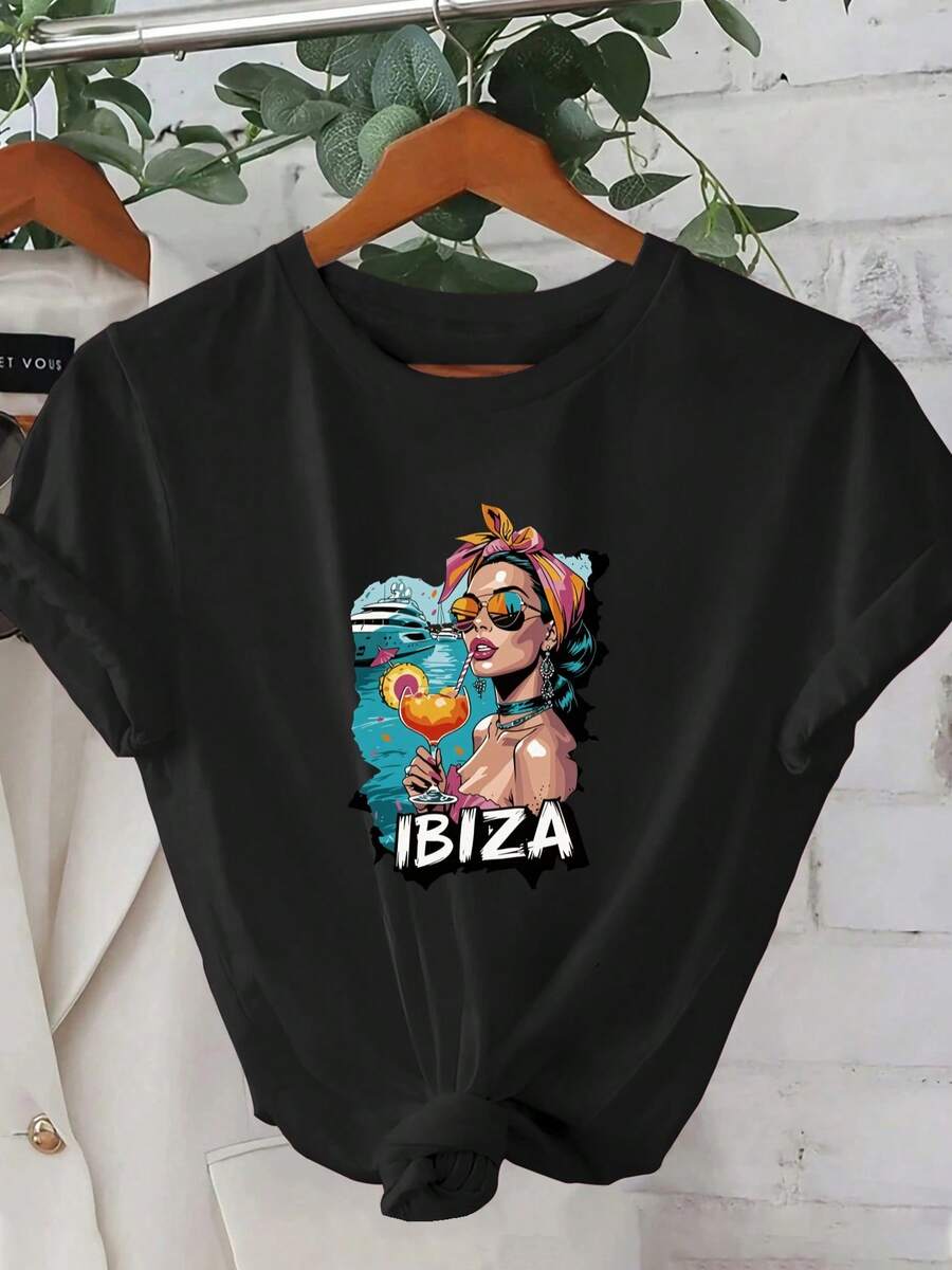 Women's 1-Piece T-Shirt - Women's Short-Sleeve Summer T-Shirt With 2D Geometric Pattern Print: A Girl On Vacation Holding A Drink, With A Yacht And The Word "IBIZA" In The Background. Urban Style | Youthful Design | Comfortable Fit, Stylish Clothing - 黑色 - 查看 1