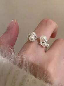 Bộ 3 chiếc nhẫn nơ tối giản đính ngọc trai giả và đá rhinestone, nhẫn xếp chồng có thể điều chỉnh kích cỡ, món quà trang sức lý tưởng để đeo hàng ngày dành tặng bạn gái, chị gái, dịp Giáng sinh, Lễ tình nhân, sinh nhật, mẹ. - trắng - Xem 3