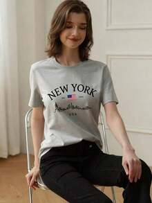 Women's Short-Sleeved T-Shirt With A Round Neck And Simple Slogan Print, Casual Summer Style, Loose Fit, Ideal For Everyday Wear And Holidays. Women's T-Shirt. White - 淺灰色 - 查看 2