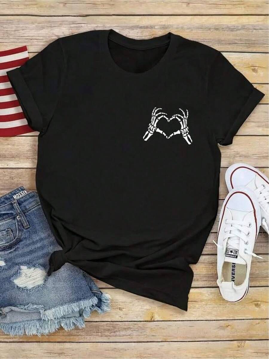 Matching T-Shirts For Couples. Buy It Now! Skull, Hands, And Heart T-Shirt, Artistic Design, Modern Casual Style, Suitable For All Occasions, Suitable For Women And Men, Size M, Black Urban Fashion T-Shirt - 黑色 - 查看 1