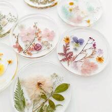 压花树脂模具，逼真的干花和叶子，适用于剪贴簿、DIY蜡烛配件、珠宝工艺等。所有各种压花干花均采用透明真空包装，以保护树脂花在运输过程中不受损坏；请注意，由于这些是人造植物，花朵的形状和颜色可能与图片略有不同。（已加工，无虫害风险）由于季节性因素，某些花材有时可能会缺货，我们将用相同尺寸或颜色的花材替代，恕不另行通知。 - 35pcs - 查看 7