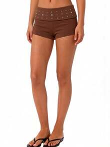 Women Fold Over Waist Shorts Stylish Rivet Studded Low Rise Slim Fit Mini Shorts for Beach Daily Wear - Marrón claro - Ver 4