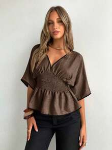 Blusa casual de mujer con cuello en V profundo, ribete de contraste, cintura fruncida, manga corta, adecuada para vacaciones y playa - Café integral - Ver 9