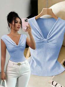 Camiseta de mujer de manga corta con cuello en V, ajuste ceñido, textura ondulada de jacquard, elegante y versátil para uso diario, color rosa, dulce y grácil, juvenil - Celeste - Ver 1