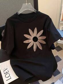1pc Camisetas Para Mujer Camiseta única con diseño de flor en el pecho estilo y2k ideal para destacar tu look moderno y fresco perfecta para los amantes de la moda mexicana disponible en color negro y en tallas para todos los gustos trendy para cualquier ocasión Camiseta De Manga Corta De Algodón - Negro - Ver 6