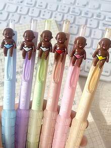 6 bút bi Natasha màu trung tính, cán mềm, nhanh khô, ngòi bấm 0.5mm, hình dán búp bê nhỏ màu đen hoạt hình sáng tạo, thích hợp cho trường học, unisex, học sinh, văn phòng phẩm, vẽ, giáo viên, lớp học, quà tặng sinh nhật, ngày lễ, tiệc tùng, đồ dùng cần thiết cho năm học mới. - Natasha - Xem 7