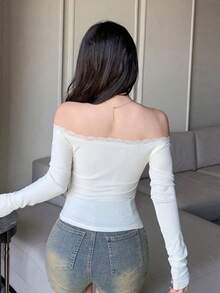 Camiseta ajustada para mujer con hombros descubiertos, con encaje y lazo de contraste, manga larga, top con hombros descubiertos - Blanco - Ver 3