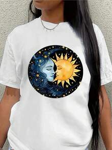 This Lightweight And Durable Short-Sleeved T-Shirt, Featuring A Sun And Moon Design, Is Perfect For Lounging At Home, Going To Cafes, Or Enjoying Leisure Time Outdoors. It Boasts Eye-Catching Cosmic Art Patterns And A Comfortable Fit. (Women's Blouses > Clothing) - 白色 - 查看 6