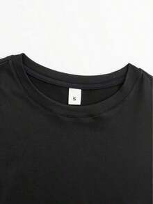Under The Radar Personalized T-Shirt With Adorable Black Cat Design: Striped Design + Personalized Name, Create Your Own Unique Cuteness. Custom Printing With A Dedicated Space For The "Name" To Create Your T-Shirt With A Festive And Adorable Logo. Casual T-Shirt For Women And Ladies, Ideal For Mothers And Daughters - Unisex Loose Cotton Short Sleeve Crew Neck T-Shirt, Urban Vintage Style. - 黑色 - 查看 3