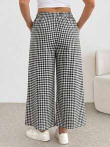 Comfortable And Loose-Fitting Elastic-Waist Pleated Shorts/Skirts, A Basic And Versatile Style For Everyday Wear, Flattering The Figure, In Apricot Color, For Plus-Size Women, For Spring/Summer - Black and White 2 - View 5