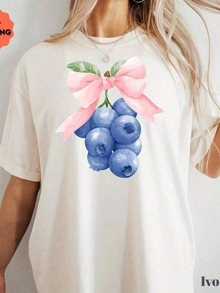 Camiseta Casual C Omforolors Blueberry And Coquette Bows, Regalo para Blueberrover, Camiseta para Festival de Frutas, Camiseta para Fer Market, Tallas S-3XL, Camiseta de Algodón Grueso y Transpirable - Hecha de Algodón Grueso y Transpirable. Con estampado de mariposas, adecuada para niñas y mujeres, camiseta inspiradora de manga corta y cuello redondo, top estético y lindo de verano YK Ste, adecuada para actividades al aire libre, familia, trabajo o uso diario casual en la calle. - Blanco - Ver 1