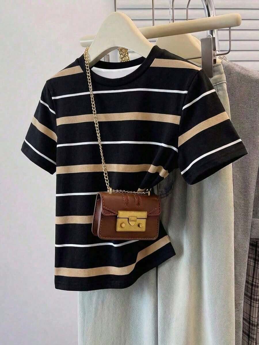 Camiseta de manga corta holgada con cuello redondo, estilo asimétrico a rayas, minimalista y casual, para mujer.Versátil y adecuada para primavera/verano y temporada deportiva - Multicolor 14 - Ver 1