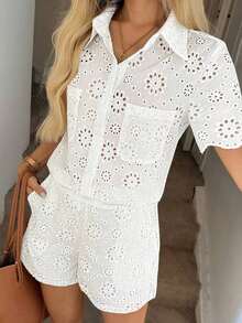 Set de 2 piezas de blusa con cuello abierto y textura calada bordada y pantalones cortos decorados con bolsillo para mujer, conjunto informal/de vacaciones elegante - Blanco - Ver 5