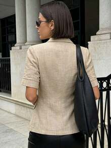 2026 Nueva llegada Blazer de manga corta marrón para mujer, de tela de lino con botones metálicos, bolsillo falso, casual, para ir y venir, vacaciones, chaqueta de traje para mujer, blazer beige de verano para mujer, blazer de verano para mujer, - Albaricoque - Ver 2