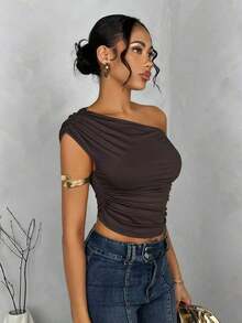 Blusa de verano con hombros asimétricos fruncidos en unicolor para mujer - Marrón 2 - Ver 5