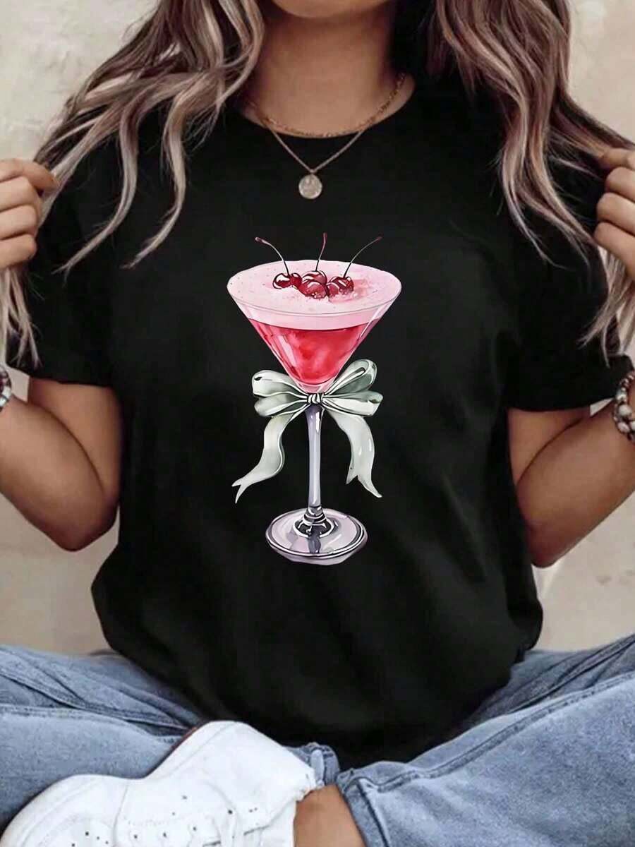 Camiseta de cóctel Cherry Martini con diseño de lazo, talla grande para mujer, ropa casual para fiestas y celebraciones navideñas, 220g - Estilo vintage urbano, camiseta unisex de algodón suelto de manga corta y cuello redondo, 100% algodón. - Negro - Ver 1