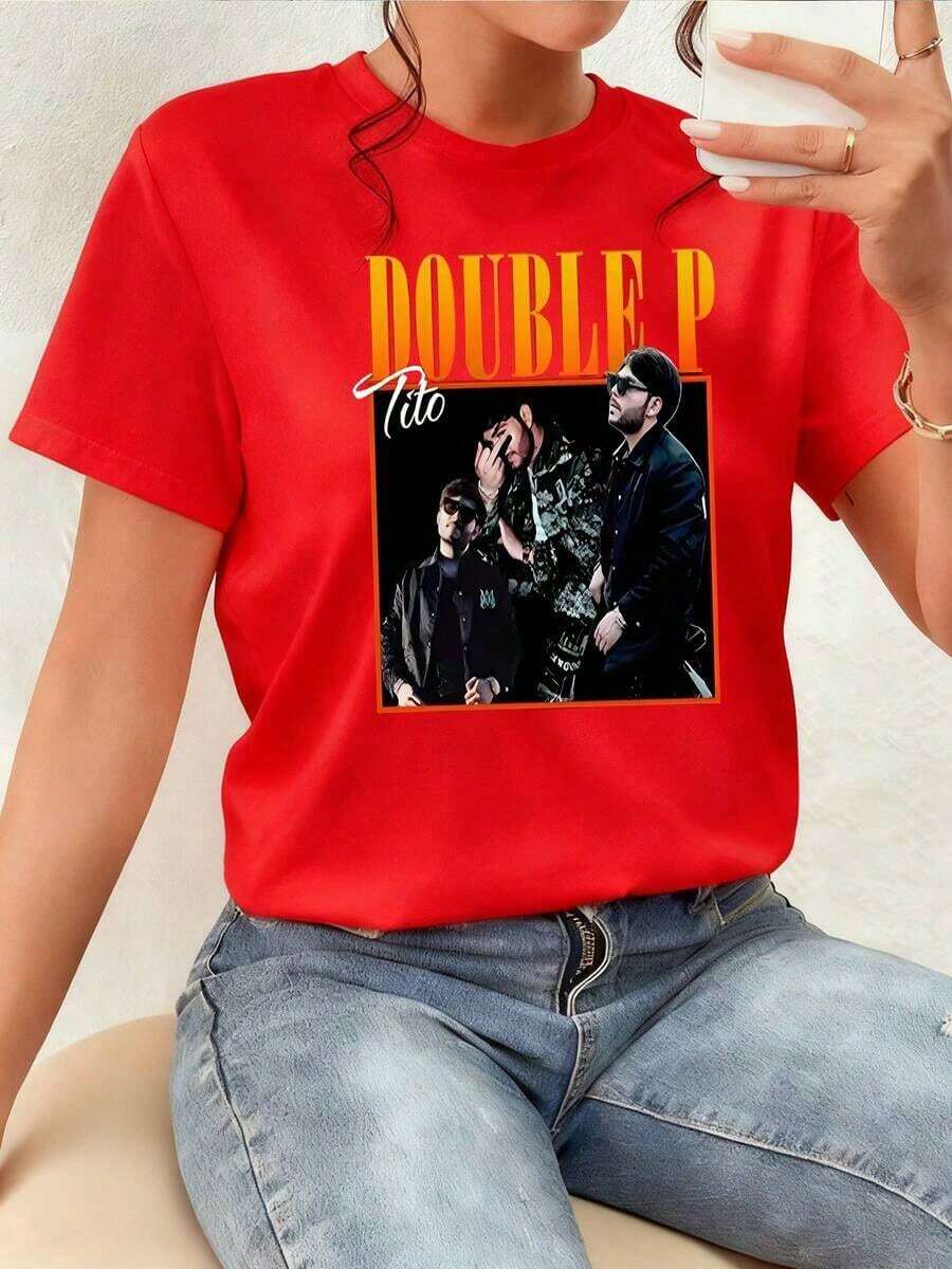 Artistic Image Showcasing The Energy Of A Musical Group With Bright Typography In Orange Tones And A Dark Background, Symbolizing Power, Unity, And Passion For Music. Women's 100% Cotton T-Shirt, Comfortable With A Modern Cut, Ideal For Everyday Wear And Expressing Urban Style. Comfortable Clothing. - 紅色 - 查看 1