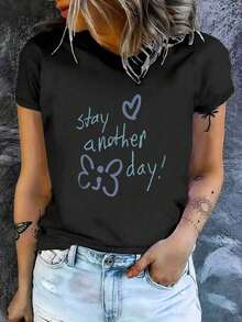 Premium Quality Women's Short-Sleeved Cotton T-Shirt With A Printed Design, Casual And Fitted. The Shirt Features A Beautiful E3 Happy Day Heart Design, Is Soft And Comfortable, And Is A Versatile Garment Suitable For Everyday Wear. . - 黑色 - 查看 1