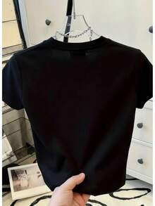 New Short-Sleeved, Crew-Neck Sports T-Shirt In Solid Colors For All Seasons, With A Casual, Fitted Style That's Easy To Mix And Match. A Stylish And Modern Garment With Pleats, Ideal For Everyday Wear And Outdoor Activities, Suitable For All Seasons. - 黑色 - 查看 2