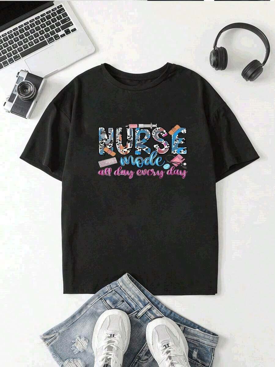 Women's T-Shirt With A Fun Nurse Mode Design Featuring A Medical Print, Perfect For Nurses. Comfort And Style In One Garment. - 黑色 - 查看 1