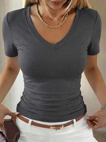Camiseta de mujer de unicolor, cuello de pico, ajustada, con pliegues y manga corta, para verano - Gris Oscuro - Ver 1
