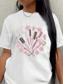 Soft, Breathable, And Lightweight For All-Day Comfort. This Lightweight Yet Durable Tee, Featuring A Pink Hair Accessory Design, Is Perfect For Everyday Wear And An Ideal Choice For Salon Professionals And Beauty Enthusiasts. It Offers A Comfortable Fit, Suitable For Both Home And Work. The Classic Crew Neck With A Relaxed Cut Flatters All Body Shapes And Is Easy To Pair With Jeans, Shorts, And Leggings. - 黑色 - 查看 8