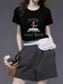 Women's White T-Shirt With A Book And Child Print, Super Cool And Comfortable! Printed T-Shirt For Casual Looks, The Cutest In Mexico. Don't Miss It! - 黑色 - 查看 1