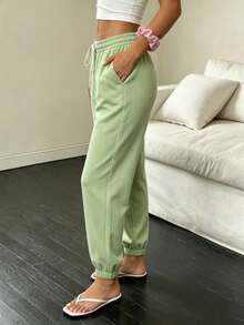 Stylish And Cute Lightweight Casual Pants With Multiple Pockets And Buttons, In A Y2K Style. Suitable For Back To School, Graduation, Clubs, Birthday Parties, Halloween, New Year's, Thanksgiving, Concerts, Gyms, Beaches, Vacations, Business, Everyday Wear At The Airport, Street Style, Teacher's Day, Spring, Summer, Fall, And Winter. - 軍綠色 - 查看 4