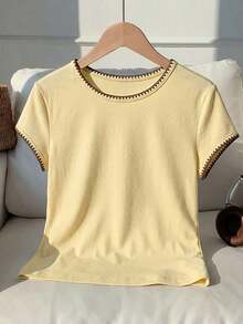 2026 Nueva Moda Camiseta Casual Versátil de Mujer con Cuello Redondo y Mangas Cortas, Contraste de Ribetes, Top de Verano, Ropa Casual de Primavera para Exteriores, Top Casual Amarillo Y2K - Amarillo - Ver 4