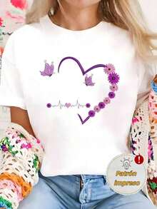 Camiseta de Verano para Mujer con Estampado de Corazón, Mariposa y Flor en Tonos Morados: Una Prenda de Estilo Delicado y Dulce con un Estampado de Corazón y Mariposa en Degradado Morado-Rosa - Blanco - Ver 1