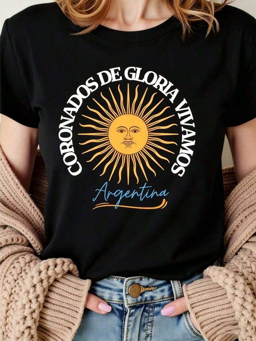 Camiseta Gráfica de la Selección Nacional de Argentina para Mujer - Mezcla Suave y Transpirable, Manga Corta Ligera con Cuello Redondo y Estampado de Sol y Bandera, Camiseta Casual Unisex para Fanáticos del Fútbol, Ropa para Primavera, Verano y Otoño, Lavable a Máquina, Corte Regular, Ropa para Pascua para Mujer, Conjuntos de Regalo para el Día de la Madre, Ropa para la Copa del Mundo, Ropa para Fiesta de Fútbol, Ropa para el Día del Partido, Camiseta Oversized Unisex de Fútbol de EE. UU., Conjuntos de Verano para Mujer. playeras de mujer - Negro - Ver 1