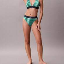 Calvin Klein Graphic Monogram Microfiber Stretch High Waist Bikini QF8705 - Sọc xanh lá cây Mardi Gras - Xem 2