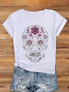 A Cute And Stylish Short-Sleeved T-Shirt With A Round Neck And A Floral Skull Print, Perfect For Day Of The Dead Celebrations. This T-Shirt Is Stretchy, Soft, Machine Washable, And Ideal For Lounging At Home. - 白色 - 查看 1