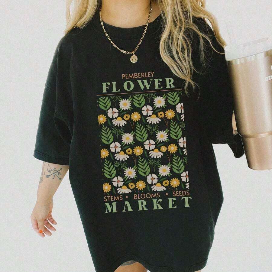 1 Pemberley Flower Market Shirt. Pride And Prejudice T-Shirt. Elizabeth Bennet. Mr. Darcy. Jane Austen. Literature T-Shirt. Book T-Shirt, Regular Fit, Short Sleeve, Casual Style, Sizes S-2XL, 180g, 100% Cotton, Designs Are Printed. Unisex. - 樣式2 - 查看 1
