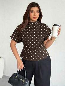 Blusa ajustada con cuello fruncido, manga asimétrica y cintura fruncida con estampado de lunares marrones.Adecuada para ir a trabajar, estilo vintage, elegante, para usar en las cuatro estaciones y para vacaciones en la Riviera Francesa - Marrón - Ver 6