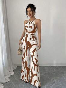 Mono de tela estampada con envolvente frontal para mujer, diseño que define la cintura para usar en ocasiones elegantes, ya sea de fiesta o diario - Caqui - Ver 3