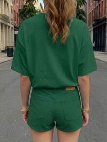 Suave camiseta básica de moda primavera/verano para mujer, de manga corta y cuello redondo, con un patrón abstracto de pétalos blancos, adornada con puntos naranjas, con un efecto de textura desgastada, adecuada para uso casual, se puede usar en casa o al aire libre, camiseta ajustada versátil en varios colores, material cómodo, para entusiastas de la moda, blusas elegantes para mujer. - Verde - Ver 2