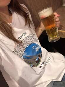 Women's Loose-Fitting T-Shirt With A Round Neck And Exquisite Print. Soft And Breathable Fabric, Comfortable To Wear, And Short Sleeves. Casual And Relaxed Fit, Versatile Style. Made From High-Quality 100% Pure Cotton (200 G). - 白色 - 查看 9