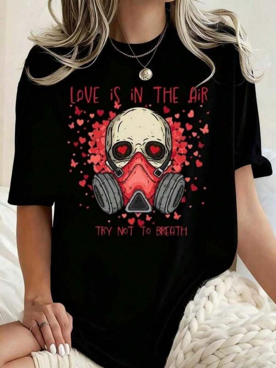 Women's Loose-Fitting T-Shirt, Casual Printed T-Shirt With "Skull With Gas Mask And Love Hearts" Design, Suitable For All Seasons, Everyday Wear T-Shirt, Ideal Gift, Fashionable Choice. - 黑色 - 查看 1