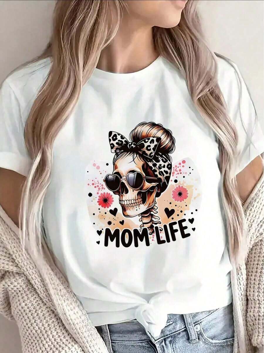 Lightweight, Black, 100% Premium Cotton Short-Sleeved T-Shirt With A "Skull Mom Life" Design, Perfect For Casual Outings At Home Or Restaurants. Features A Fun Black And White Print. A Comfortable And Casual Summer Top For Women, With A Relaxed Fit And Crew Neck. A Great Gift Idea. - 白色 - 查看 1